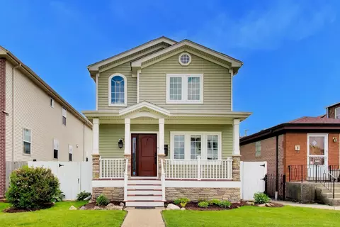4831 W Winnemac Ave, Chicago, IL 60630
