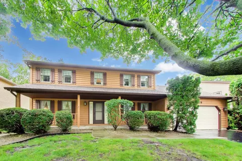 1648 Brentford Dr, Naperville, IL 60563