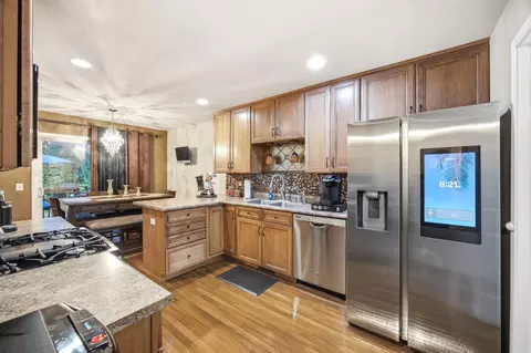Kitchen - 1447 Mackenzie Ln, Elgin, IL 60120 photo 2 of 2