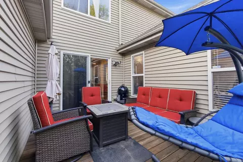 Exterior - 1447 Mackenzie Ln, Elgin, IL 60120 photo 2 of 4