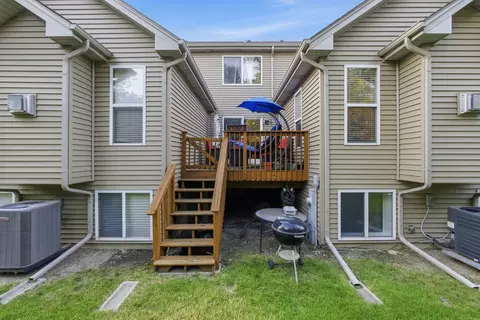 Exterior - 1447 Mackenzie Ln, Elgin, IL 60120 photo 4 of 4
