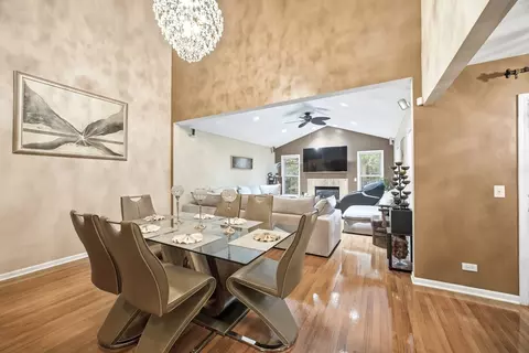Dining - 1447 Mackenzie Ln, Elgin, IL 60120 photo 2 of 4