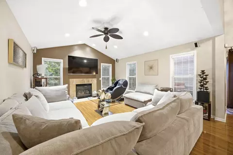 Living - 1447 Mackenzie Ln, Elgin, IL 60120 photo 3 of 3