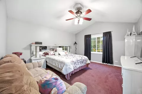 Bedroom - 1447 Mackenzie Ln, Elgin, IL 60120 photo 3 of 3