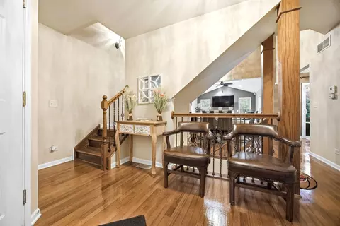 Entry Way - 1447 Mackenzie Ln, Elgin, IL 60120 photo 2 of 7