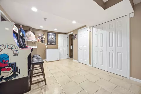 Entry Way - 1447 Mackenzie Ln, Elgin, IL 60120 photo 7 of 7