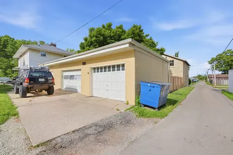 Exterior - 611 Webster St, Ottawa, IL 61350 photo 4 of 5