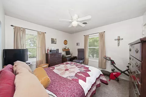 Bedroom - 611 Webster St, Ottawa, IL 61350 photo 2 of 3