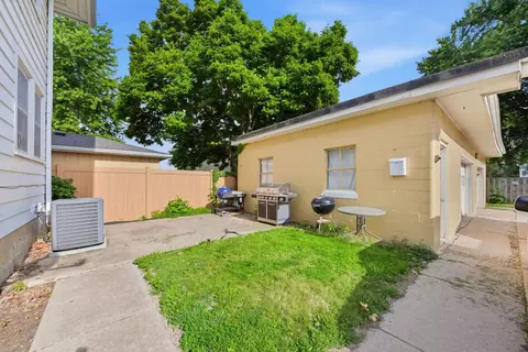 Exterior - 611 Webster St, Ottawa, IL 61350 photo 3 of 5