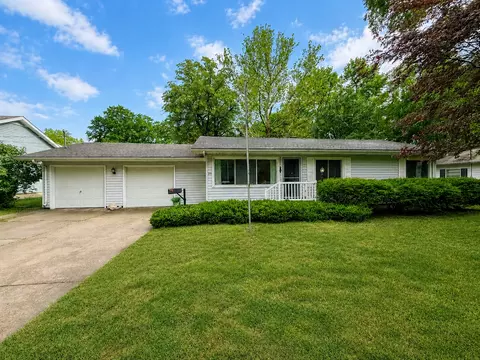 435 W Main St, Arcola, IL 61910