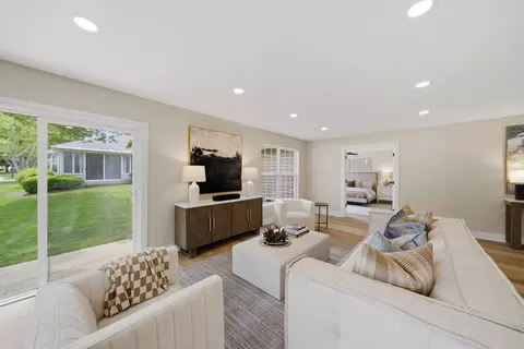 Living - 21359 Silktree Cir, Plainfield, IL 60544 photo 4 of 5