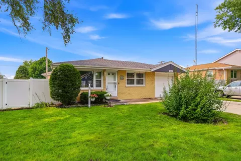 8852 Central Ave, Oak Lawn, IL 60453