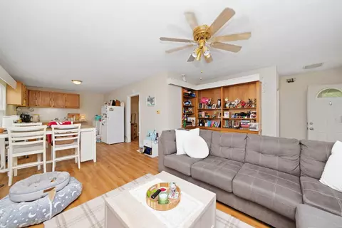 Living - 613 Webster St, Ottawa, IL 61350 photo 1 of 2