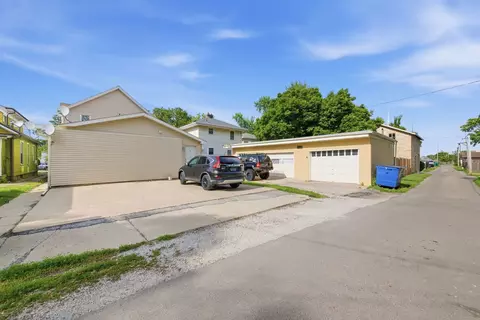 Exterior - 613 Webster St, Ottawa, IL 61350 photo 2 of 3