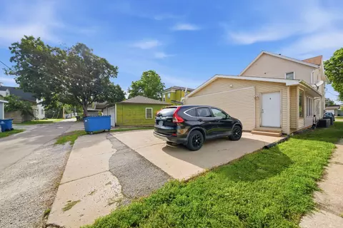 Exterior - 613 Webster St, Ottawa, IL 61350 photo 3 of 3