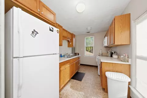Kitchen - 613 Webster St, Ottawa, IL 61350 photo 1 of 5