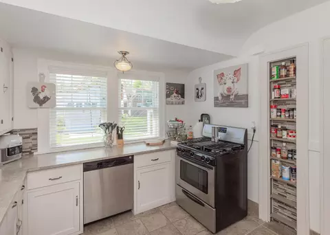 Kitchen - 2544 23rd Avenue A Ave, Moline, IL 61265 photo 3 of 3