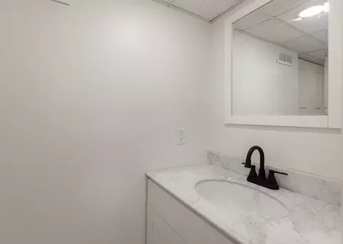 Bath - 2544 23rd Avenue A Ave, Moline, IL 61265 photo 2 of 3