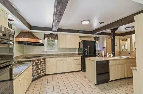 Kitchen - 1368 E 16th Rd, Streator, IL 61364 photo 1 of 4