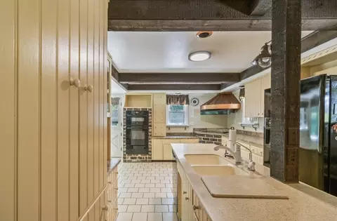Kitchen - 1368 E 16th Rd, Streator, IL 61364 photo 4 of 4