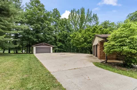 Exterior - 1368 E 16th Rd, Streator, IL 61364 photo 10 of 11