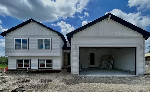 1416 Lilac Ln, Harvard, IL 60033