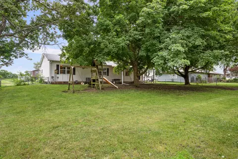 Exterior - 619 Shadycrest Dr, Kewanee, IL 61443 photo 3 of 4