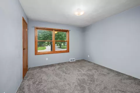 Bedroom - 619 Shadycrest Dr, Kewanee, IL 61443 photo 4 of 7