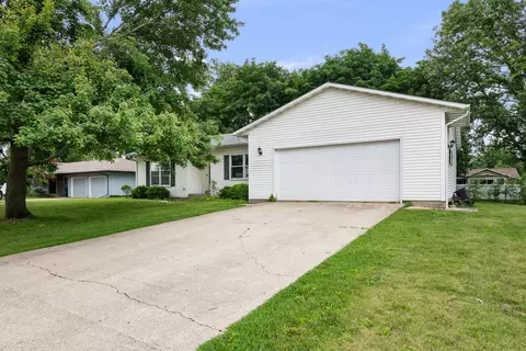 Exterior - 619 Shadycrest Dr, Kewanee, IL 61443 photo 2 of 4