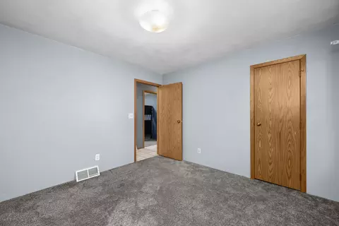 Bedroom - 619 Shadycrest Dr, Kewanee, IL 61443 photo 5 of 7