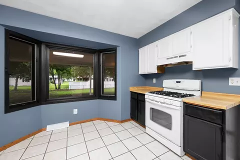 Kitchen - 619 Shadycrest Dr, Kewanee, IL 61443 photo 2 of 3