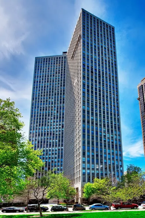 2626 N Lakeview Ave #2911, Chicago, IL 60614