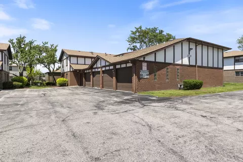 5116 W 122nd St #2A, Alsip, IL 60803