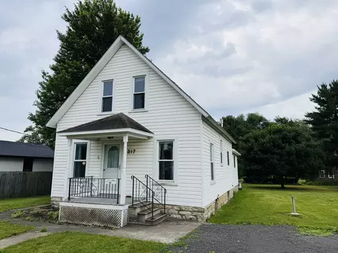 317 W Williams St, Dwight, IL 60420