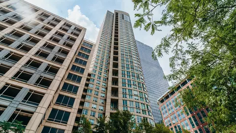 345 N La Salle Dr #908, Chicago, IL 60654