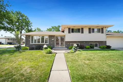 365 W Myrick Ave, Addison, IL 60101