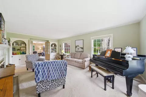 Living - 415 N Worth Ave, Elgin, IL 60123 photo 2 of 4