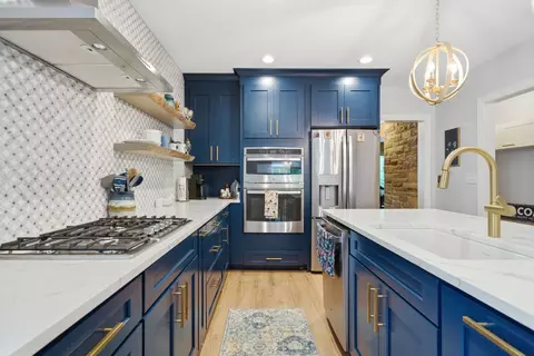Kitchen - 415 N Worth Ave, Elgin, IL 60123 photo 1 of 2