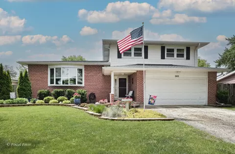 565 Concord Ave, South Elgin, IL 60177