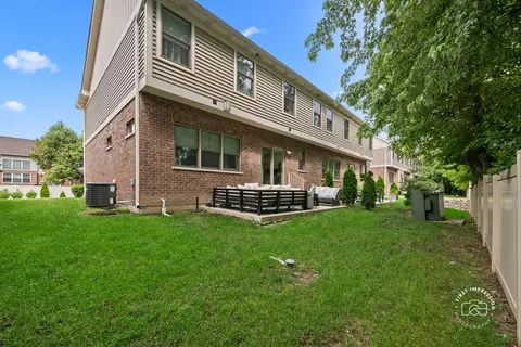 Exterior - 413 W Pierce Rd, Itasca, IL 60143 photo 4 of 4
