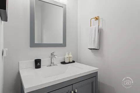 Bath - 413 W Pierce Rd, Itasca, IL 60143 photo 4 of 4