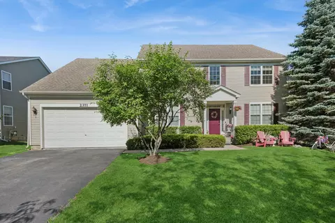 2371 Bluewater Dr, Wauconda, IL 60084