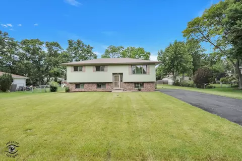 2 N314 Euclid Ave, Glen Ellyn, IL 60137