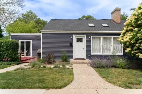 1704 Maple Ave, Northbrook, IL 60062