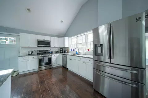 Kitchen - 1704 Maple Ave, Northbrook, IL 60062 photo 1 of 1