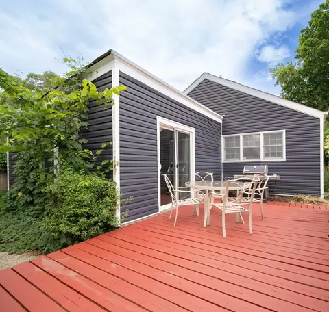 Exterior - 1704 Maple Ave, Northbrook, IL 60062 photo 3 of 6