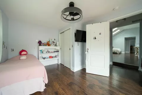 Bedroom - 1704 Maple Ave, Northbrook, IL 60062 photo 6 of 7
