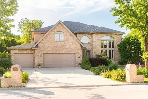 1233 Covington Dr, Lemont, IL 60439