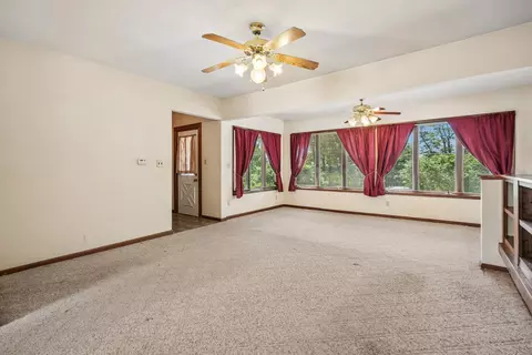 Living - 1571 34th Ave, Moline, IL 61265 photo 2 of 5