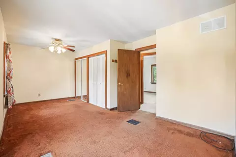 Bedroom - 1571 34th Ave, Moline, IL 61265 photo 5 of 5
